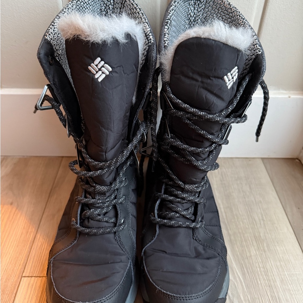 Columbia Women's Omni Heat Boots, Black Winter Boots, 9.5, Excellent Condition